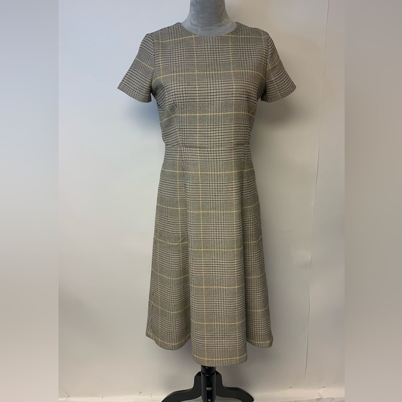 Ann Taylor Dresses & Skirts - Ann Taylor dress SZ 6P fit & flare plaid Clueless vibe preppy office career
